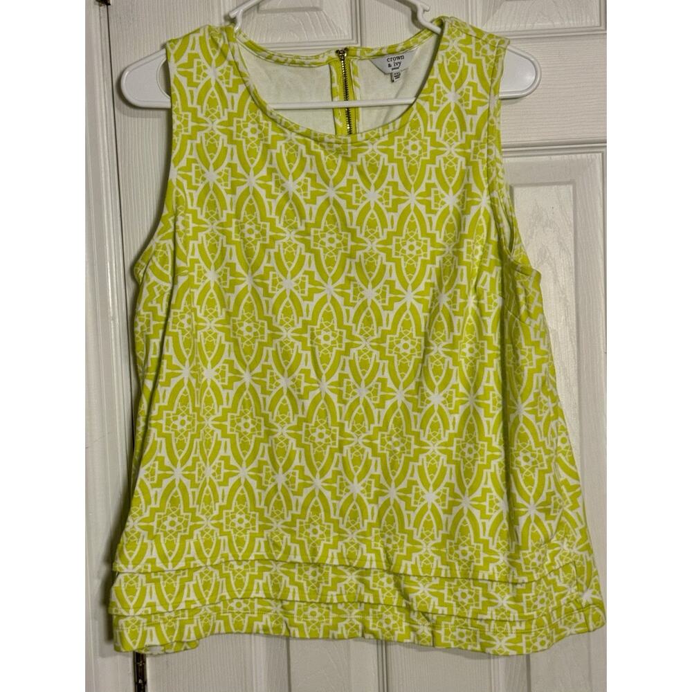 Crown & Ivy Petite Lime Yellow/Green Geo Print Sleeveless Blouse, PXL